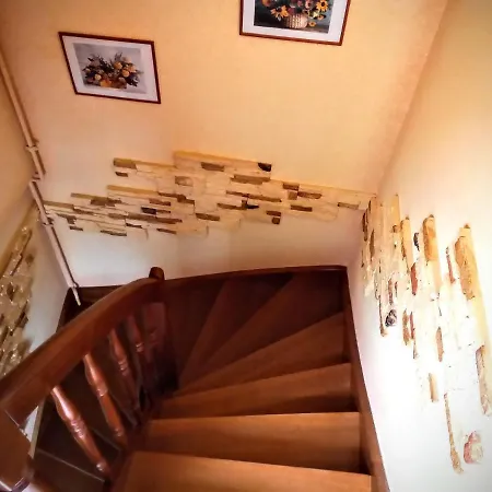 Europa לינה וארוחת בוקר 3*