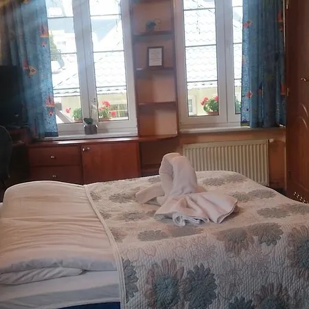 לינה וארוחת בוקר Europa 3*