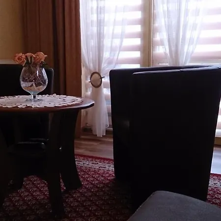 Europa לינה וארוחת בוקר 3*